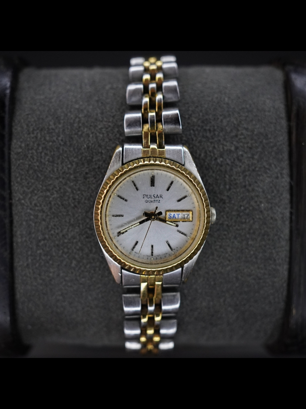 Vintage Pulsar V783-0030 Two-Tone Quartz Watch Day Date Japan Mov’t Gold Bezel